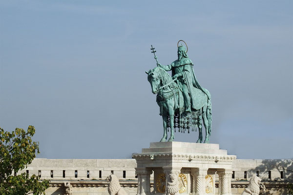 Szent István - Statue in Buda