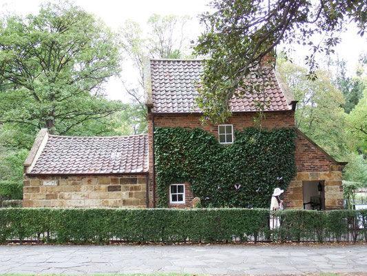 das Cook's Cottage, Ihr wisst schon- James (nicht Thomas!) Cook