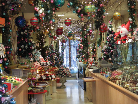 Weihnachtsladen? Falsch, eine Pâtisserie!