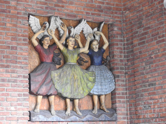 Außen-Relief am Osloer Rathaus