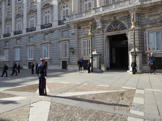 Wachwechsel am Palacio Real, Madrid