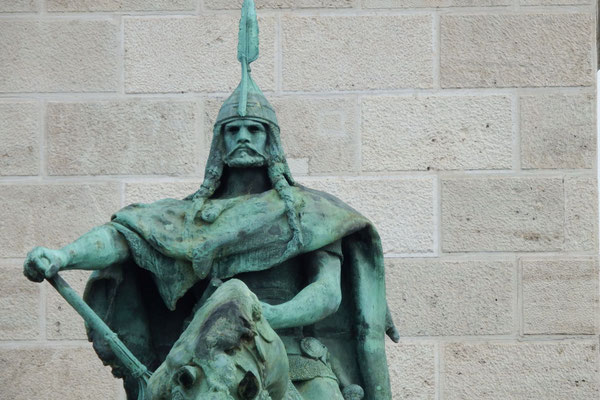 Statue Heldenplatz, Budapest