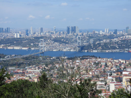 Blick vom Çamlıca-Hügel auf die europäische Seite Istanbuls
