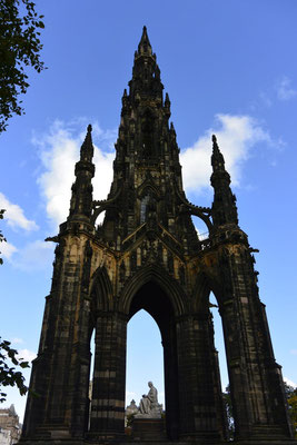 Scotts Monument in Edinburgh, Schottland - Walter Scott, der Autor von Ivanhoe!