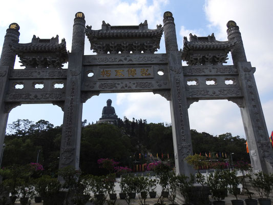 Blick auf den Tian Tan Buddha