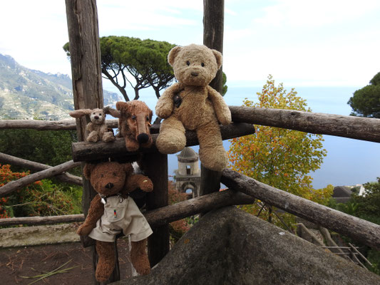 wir in der Villa Rufolo, Ravello