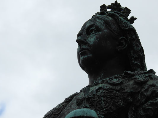 Queen Victoria, die 63 Jahre regiert hat (Lizzy 70 Jahre und 126 Tage!)