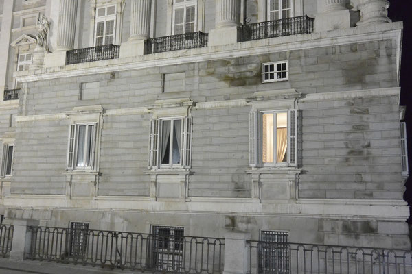 Palacio Real, Madrid, bei Nacht - Fenster vom Zimmer Letitias?