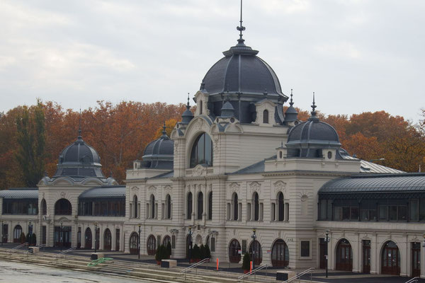 Kasimirs, Cäsars, Fredis und Kerls Eindrücke auf der Pester Seite in Budapest, Ungarn