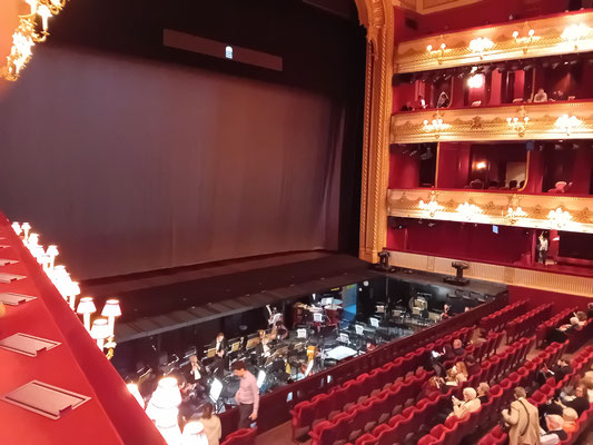 Blick auf die Bühne der Royal Opera, London