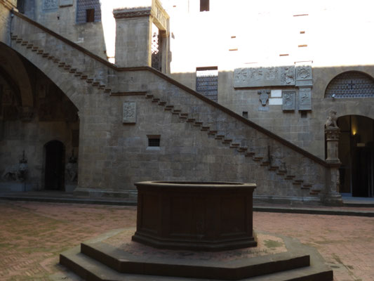 Innenhof des Museo nazionale del Bargello