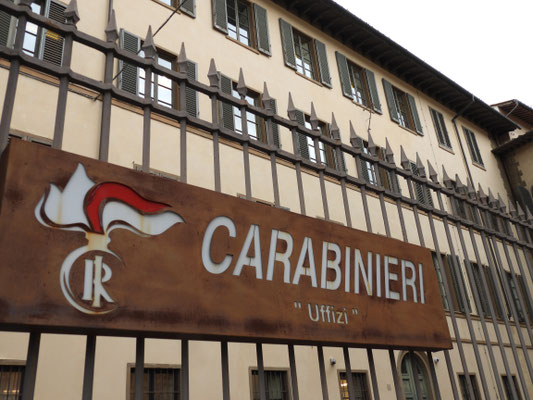 aha, die Uffizien haben eine eigene Polizeistation