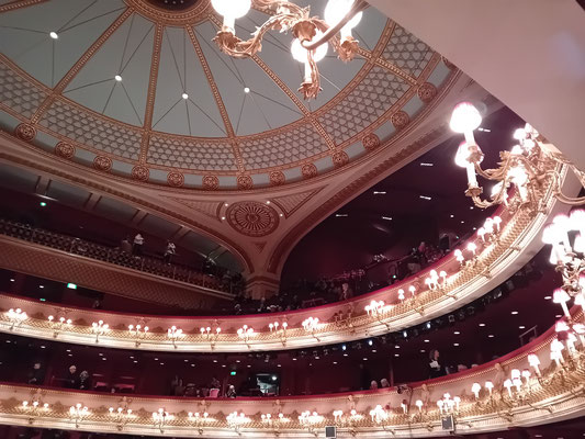 Blick in die Logen der Royal Opera, London