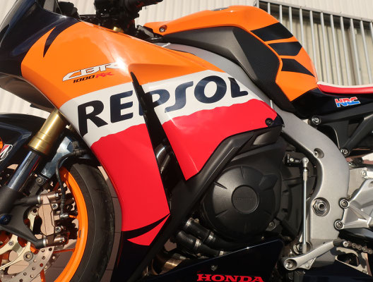 HONDA CBR1000RR SC59 - FCRキャブレター インジェクション