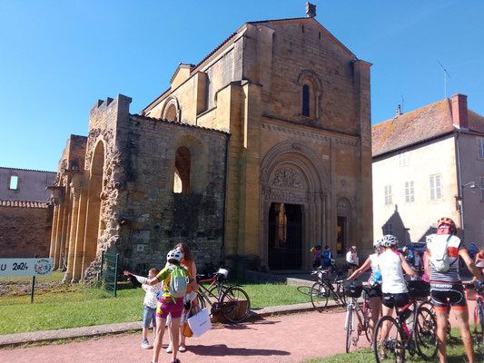 Abbaye bénédictine de Charlieu