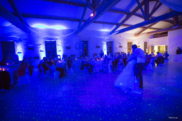 ouverture de bal avec eclairage déco (credit photo pixnco)