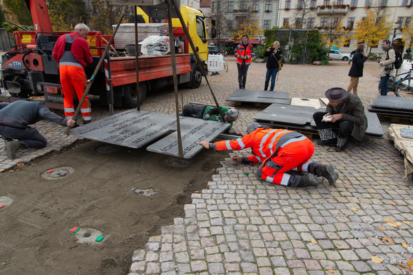 Einpassen und Verlegen der Ziffern