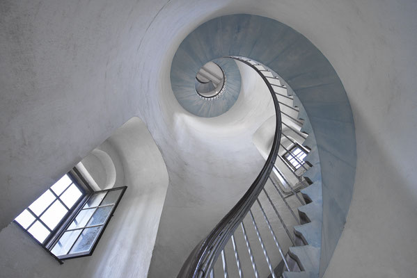 Annette Timmermann - Fenster zur Treppe - Annahme