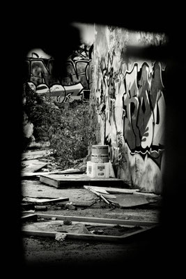 photographie d'art photo urbex lieu abandonné graffiti tag lieu désaffecté streetart