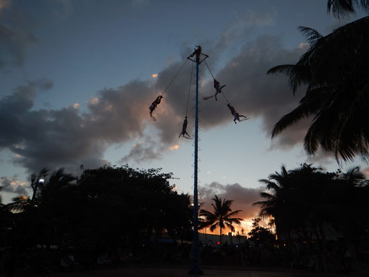 Voladores in Playa del Carmen