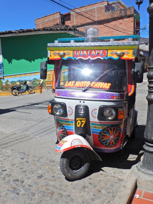 Mototaxi-natürlich auch bunt bemalt