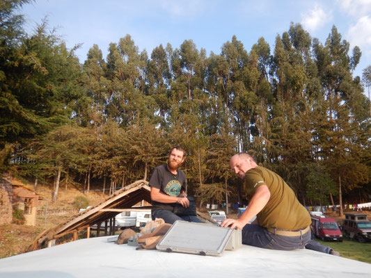 Roger und David bei der Arbeit