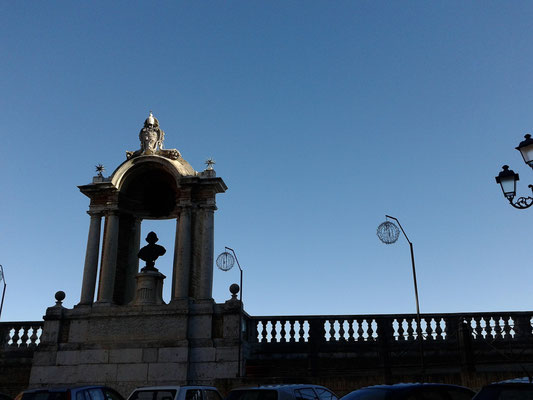 Monumento a Papa Pio VI