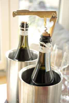 Gekühlter Prosecco und Getränke im thailändischen Kochkurs von Bilou Kitchen in München.