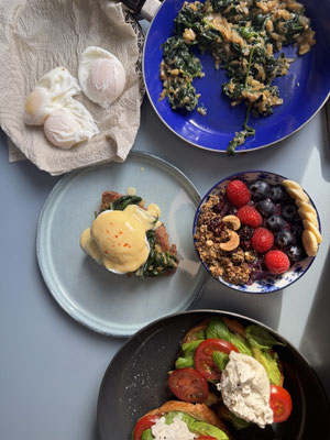 Moderne Brunch-Gerichte im Brunch Kochkurs von Bilou Kitchen in München.