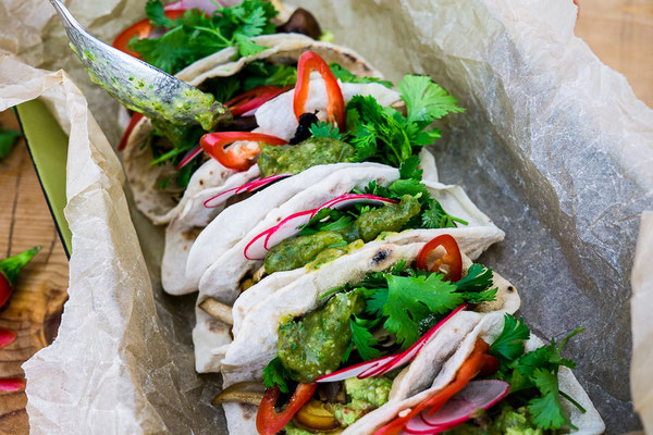 Frisch zubereitete Tacos im mexikanischen Kochkurs von Bilou Kitchen in München.