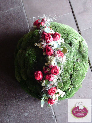 trauerfeier beerdigung bukett trauerbukett blumenbukett gesteck friedhof grab friolzheim kugel bestattung wimsheim enzkreis trauerfloristik blumengesteck blumenstiel