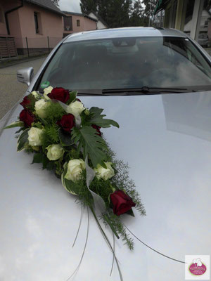 autoschmuck autodeko hochzeit autoblumen heiraten enzkreis wimsheim blumenstiel hochzeitsdeko hochzeitsfloristik auto blumenfürsauto