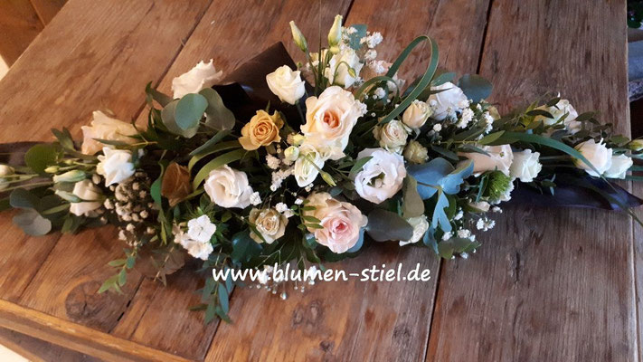 kirchenschmuck kirchendeko hochzeit hochzeitsblumen heiraten enzkreis wimsheim blumenstiel hochzeitsdeko hochzeitsfloristik kirche trauung blumenfürdiekirche altarschmuck bankschmuck