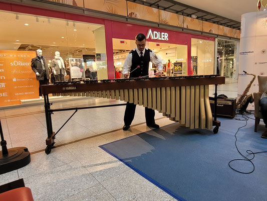 Da der Moderator angegeben hatte, ich würde gern gregorianische Musik hören, gab es extra für mich „Das kleine Gebet“ auf dem Marimbaphon, gespielt von Paul Wagner.