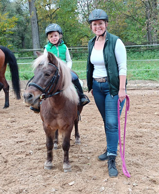 Finja und Irina mit Holly 