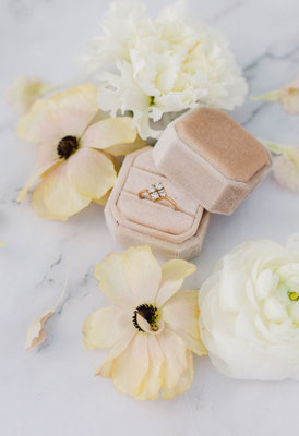 Erbstück von der Oma - Ring für die Braut - Fotografin zur Hochzeit