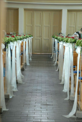 Dekoration in der Kirche - Hochzeitsfotograf OWL