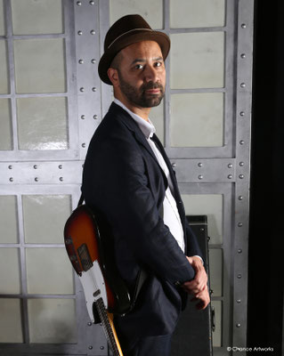 Bobby Blunders Singer Songwriter