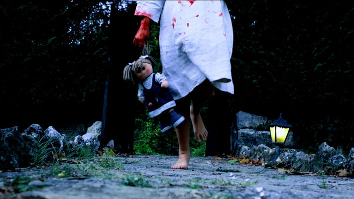 Hostile de Nathan Ambrosioni - 2014 / Horreur