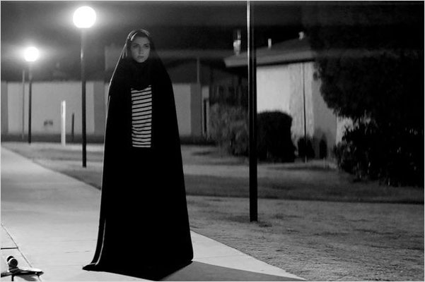 A Girl Walks Home Alone At Night de Ana Lili Amirpour - 2014