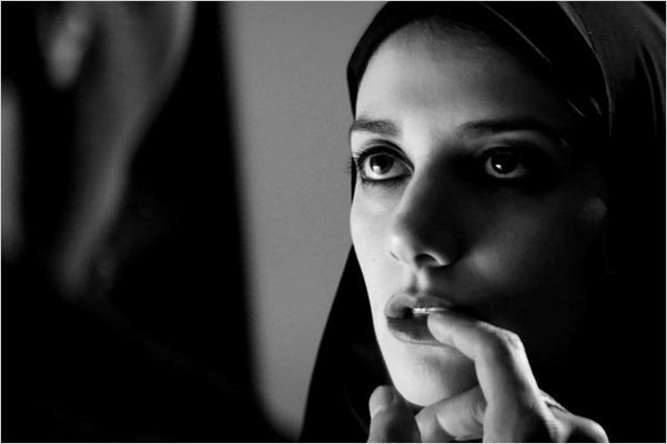 A Girl Walks Home Alone At Night de Ana Lili Amirpour - 2014