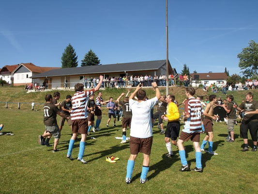 Freude über 3. Platz und Relegationsteilnahme
