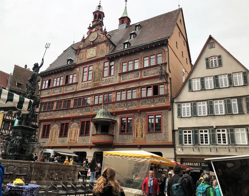 Das Rathaus von Tübingen; Bild Angelika Sinnemann