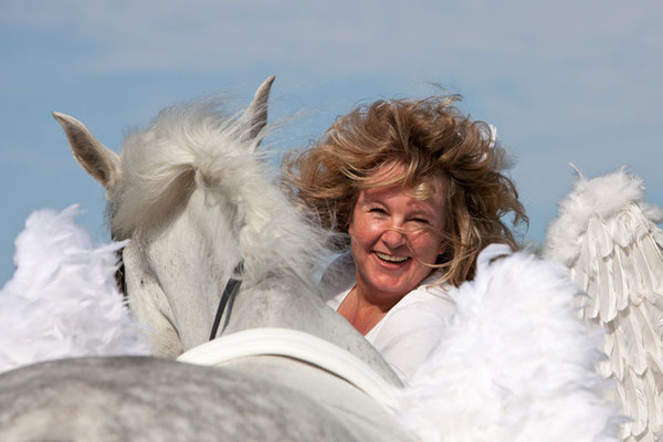 RossFoto Dana Krimmling Pferdefotografie Wanderreiten Jagdreiten Polo Pferdeportrait Frau und Pferd