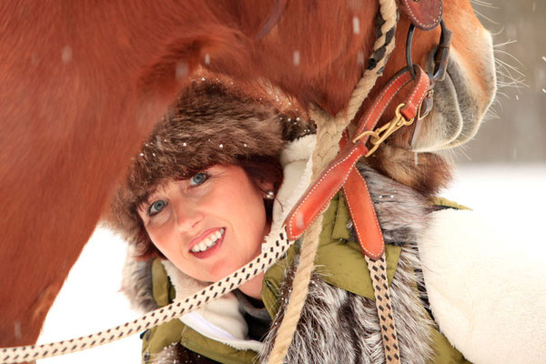 RossFoto Dana Krimmling Pferdefotografie Wanderreiten Jagdreiten Polo Pferdeportrait Frau und Pferd