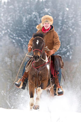 RossFoto Dana Krimmling Pferdefotografie Fotografien vom Wanderreiten Piets Adventure Trails Piet Rott Reiten im Winter Schnee