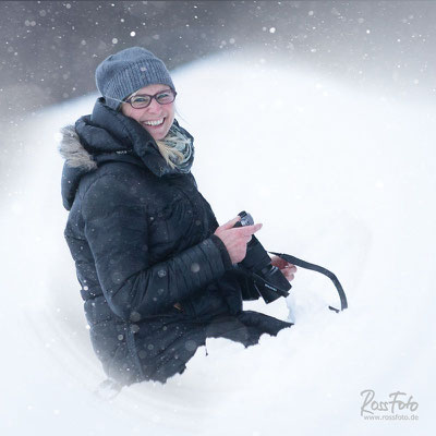 RossFoto Dana Krimmling; Deutscher Kavallerieverband; Kavallerie; Reiter der Kavallerie im Schnee quer durch die Jahrhunderte; Reenactment; Kaiserzeit; Siedlerzeit; 30 jähriger Krieg; Lagerfeuer im Schnee