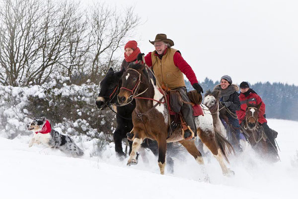 RossFoto Pferdefotografie Fotografien vom Wanderreiten Westernreiten Freiberger Pferde Quarter Horses