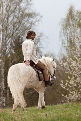 RossFoto Dana Krimmling Pferdefotografie Fotografien vom Wanderreiten Reiten im Frühling