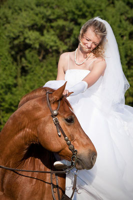 RossFoto Dana Krimmling Pferdefotografie Wanderreiten Jagdreiten Polo Pferdeportrait Frau und Pferd